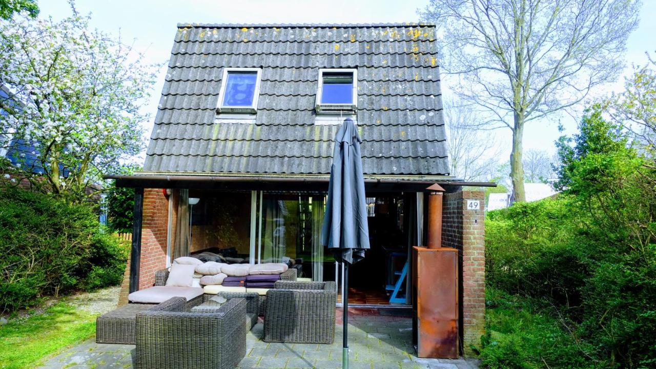 Oude-Tonge Holiday House Near Fishing Waters Exterior photo