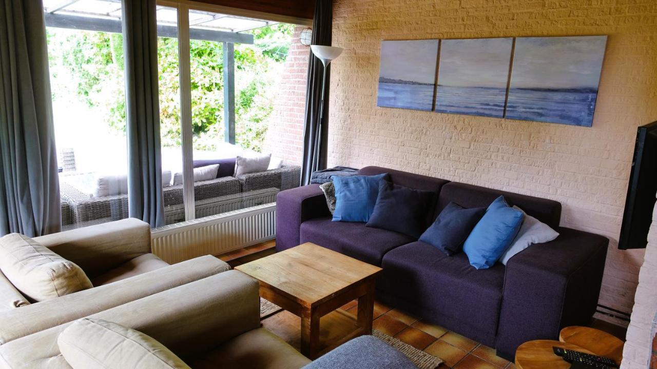 Oude-Tonge Holiday House Near Fishing Waters Exterior photo